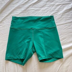 Lululemon woman’s biker shorts Green high rise Shorts